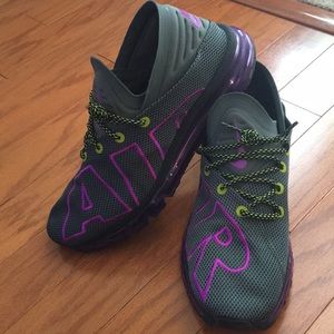 Men’s Nike trainer shoes.